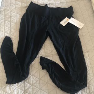 NWT ATHLETA RESTORE SLIM ROUCHED YOGA PANTS